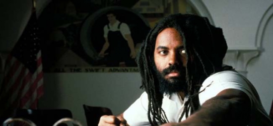 Nuevo documental sobre Mumia Abu-Jamal se proyecta en cines comerciales en EU
