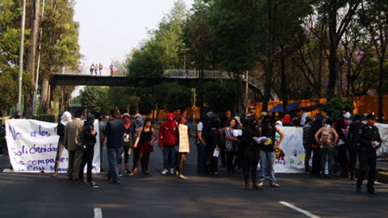 Cierre de Avenida en solidaridad con compañerxs expulsados de Naucalpan.