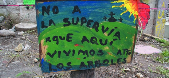 Irrumpen granaderos plantón cívil en contra de la Supervía poniente