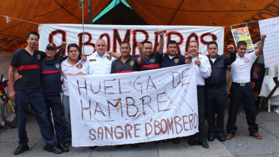 Bomberos despedidos en huelga de hambre