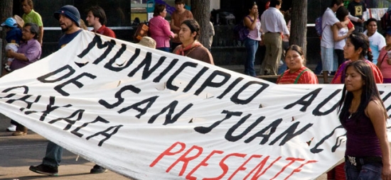 Nota: Acto de solidariadad a Sn Juan Copala frente a la Secretaria de Gobernacion