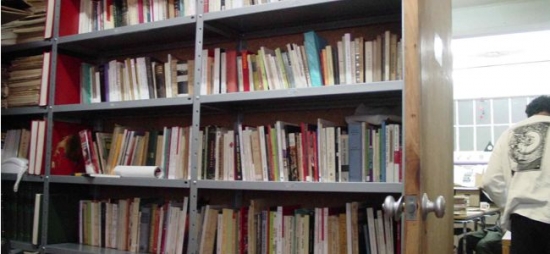 Urge apoyo a la Biblioteca Social Reconstruir