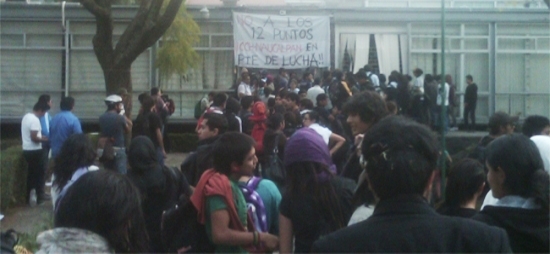 Comunicado de compa&ntilde;eros egresados de los CCH&acute;S