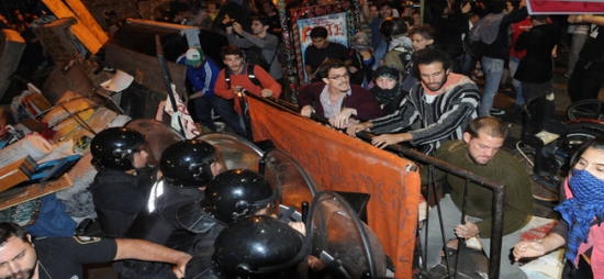 Enfrentamientos en la Sala Alberdi, donde resultó herido de bala un compañero.‏
