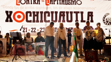 Donde los de arriban destruyen, los de abajo reconstruimos