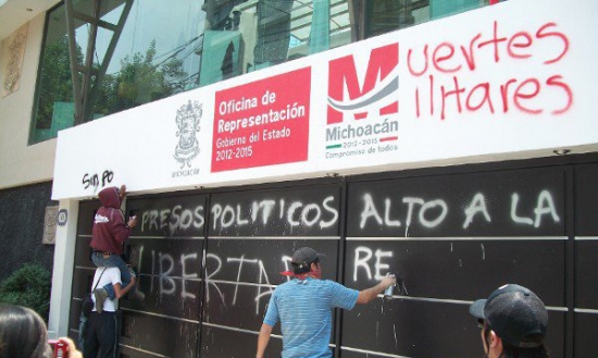Mitin en la representación de Michoacán / Casas del Estudiante