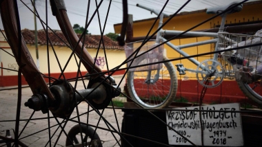 Algunas preguntas y los peligros en Oxchuc que los cicloviajeros Holger y Krzystof no conocían