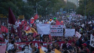 Contra el Gasolinazo se movilizan miles en la Ciudad de México